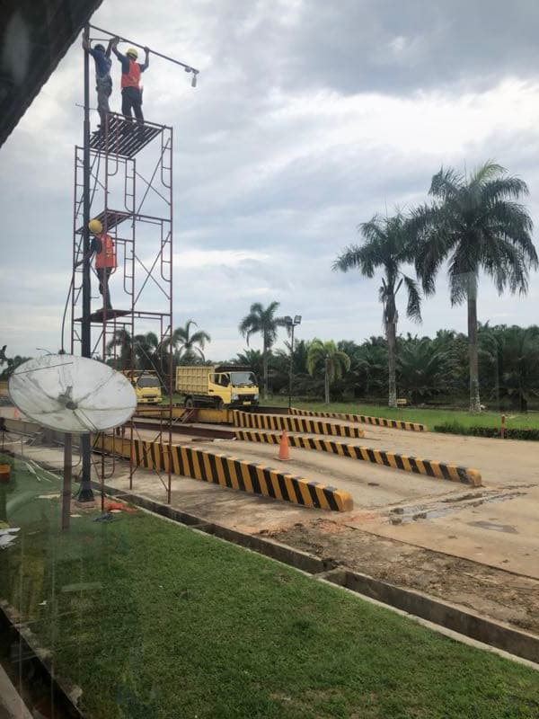 Pasang kamera CCTV di tiang 8 meter | Adi CCTV